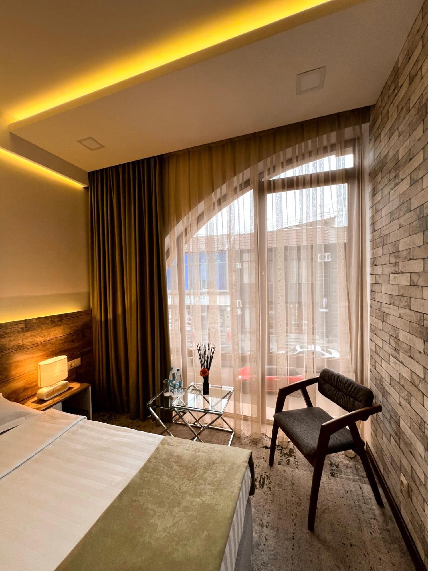Evn Boutique Hotel Erevan Exterior foto