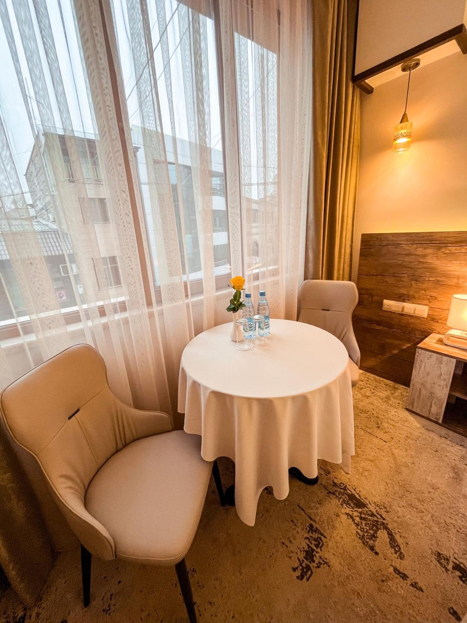 Evn Boutique Hotel Erevan Exterior foto